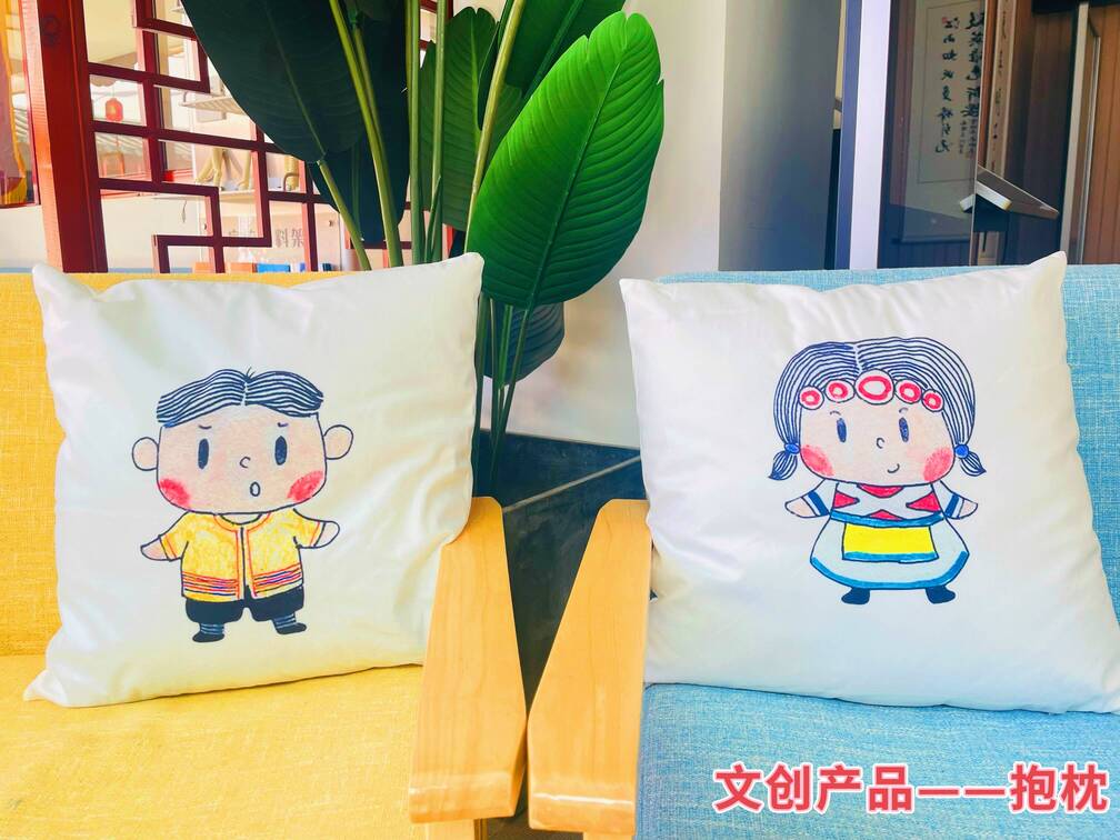 “文汇”文创产品——抱枕.jpg