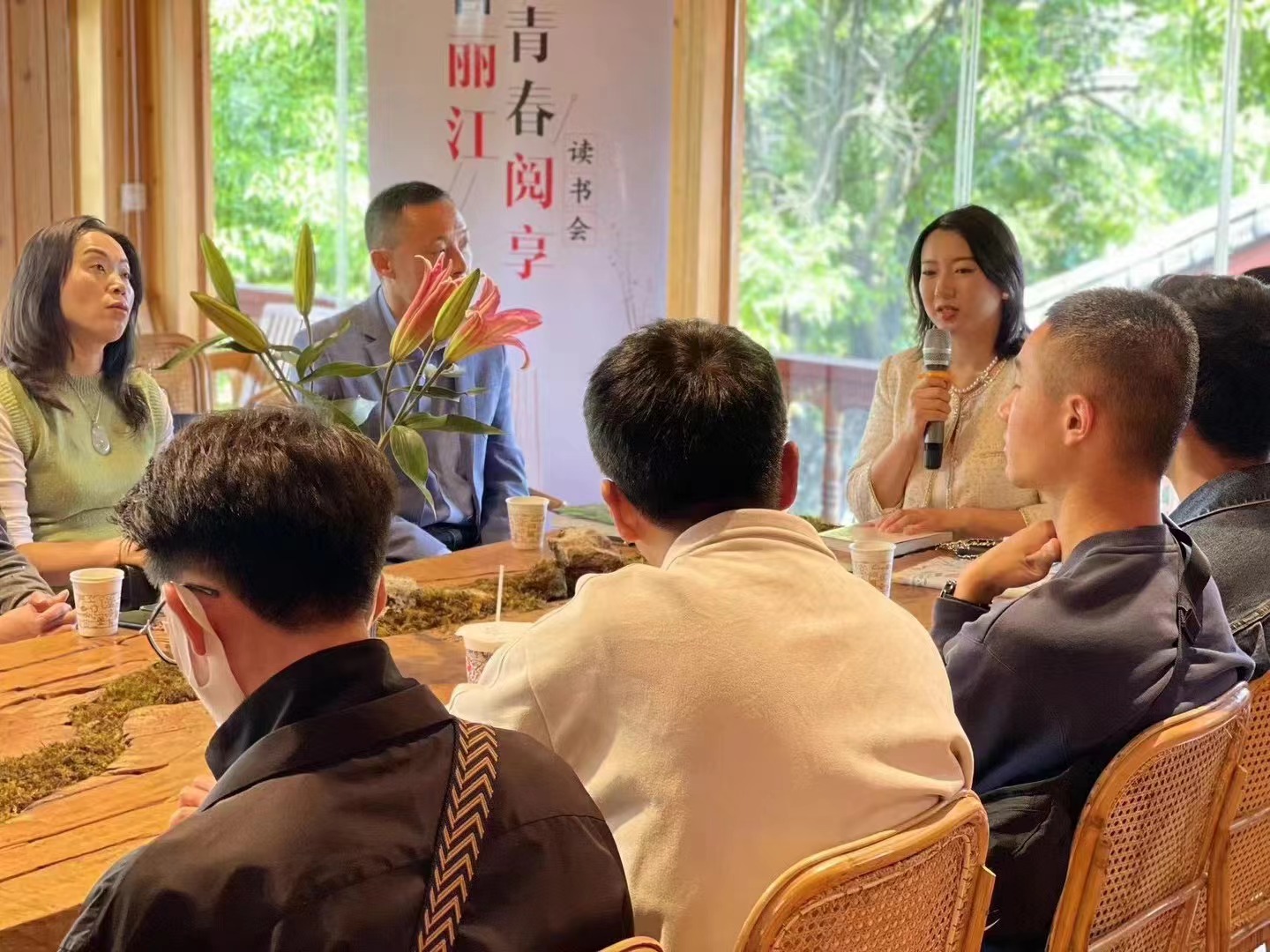 丽江radio共建书香社会共享现代文明全民阅读书香丽江宣科书房让书香